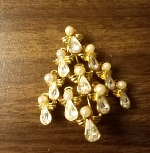 Gold Overlay and Pearl Cluster Brooch